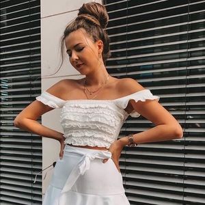 ZARA LACE CROP TOP SIZE LARGE